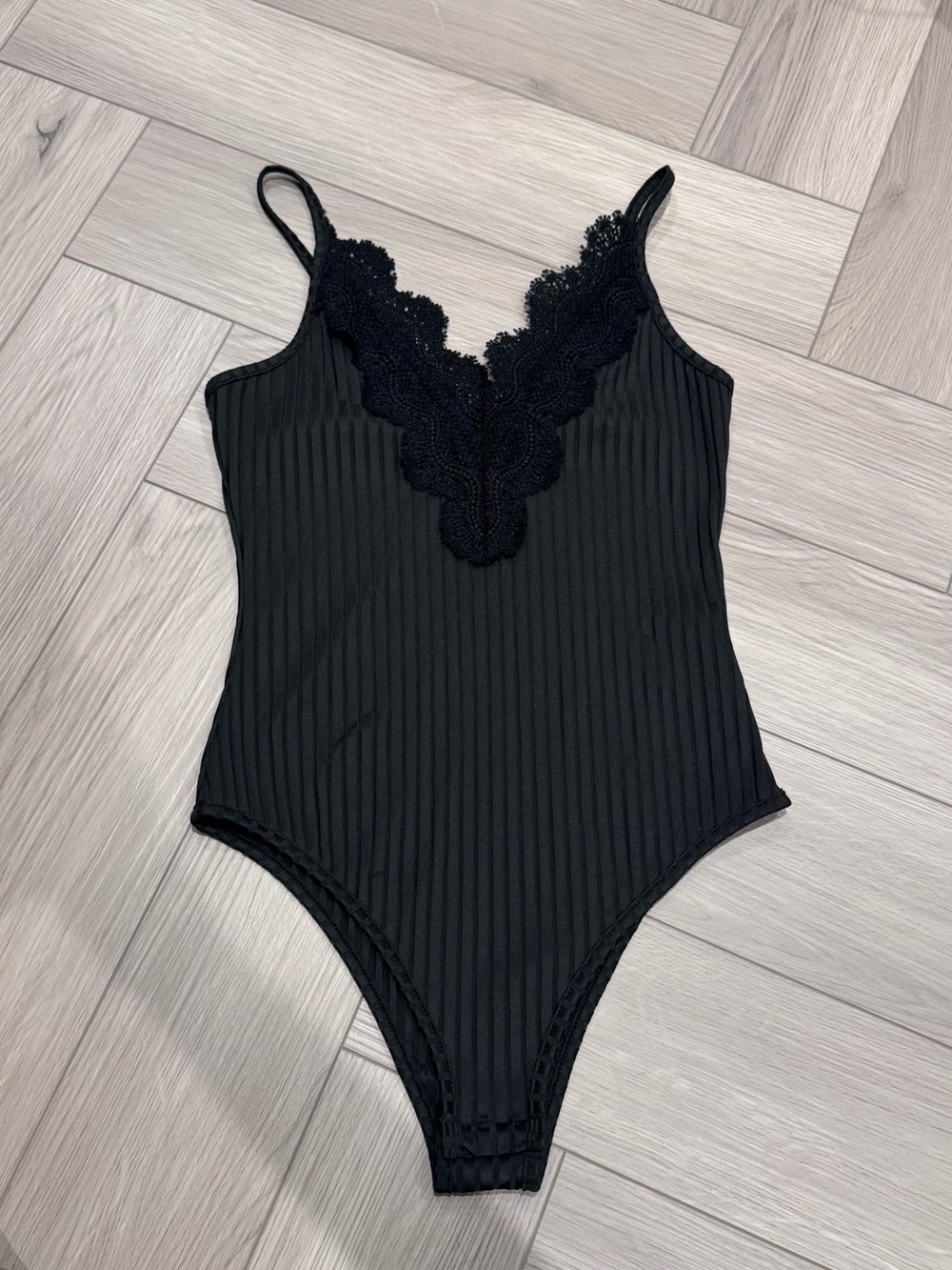 SHEIN Black Ribbed Lace-Trim V-Neck Bodysuit